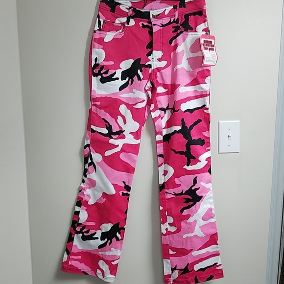 black and pink camo pants